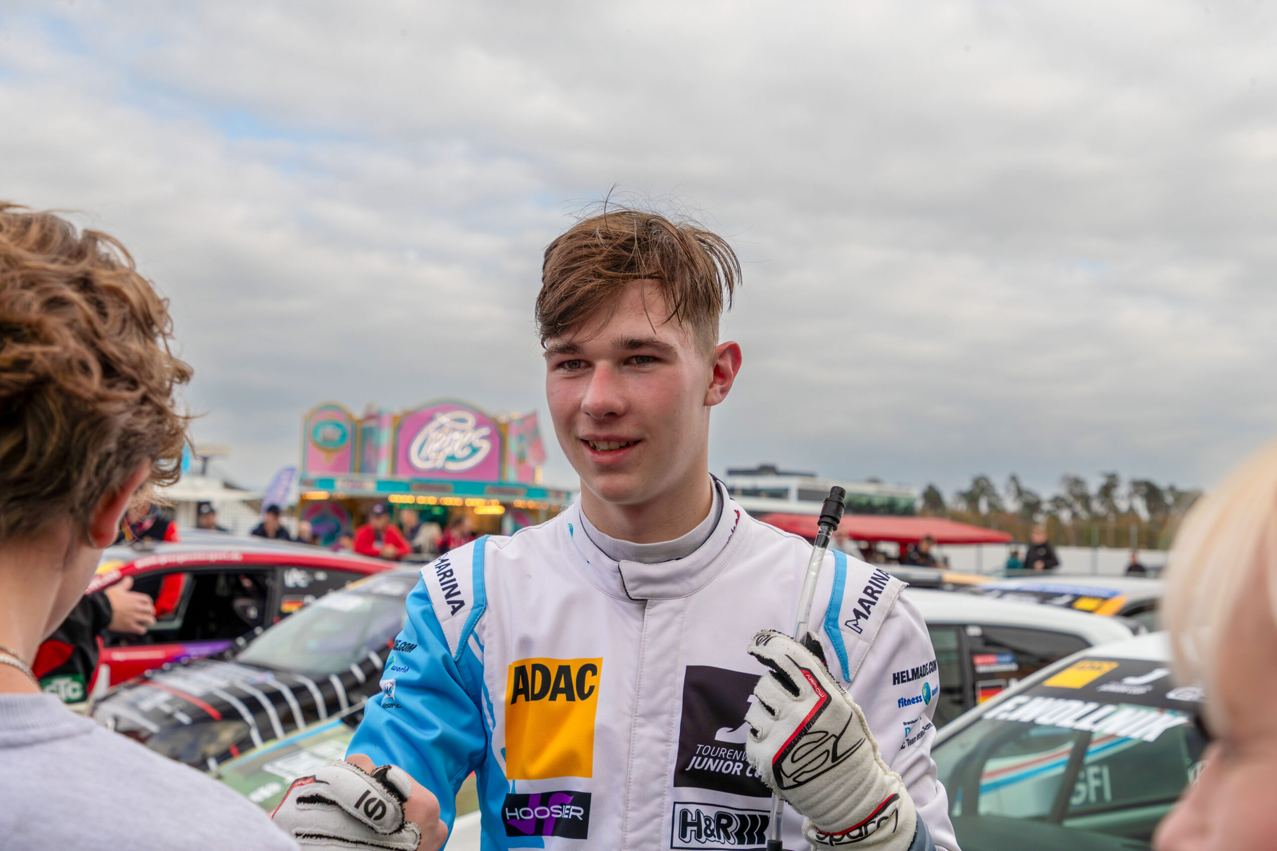 Der 16-Jährige Finn Niklas Wollnik startete 2025 im ADAC Tourenwagen Junior Cup