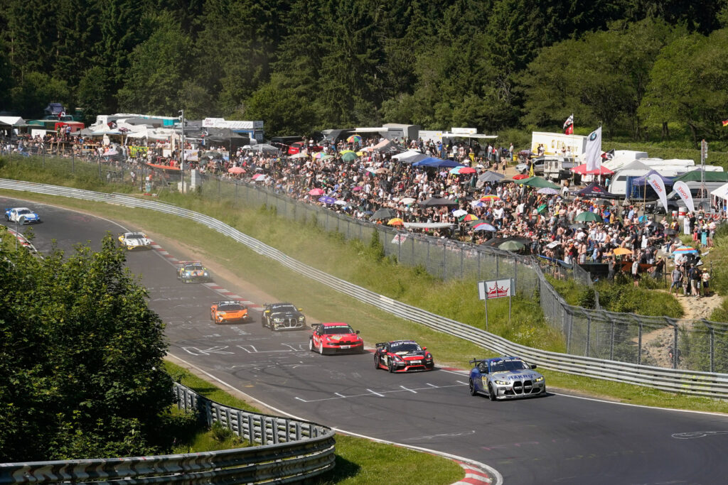DSK 24h-Rennen Nürburgring – Fahrzeuge an der Nordschleife beim ADAC Rennen 2026